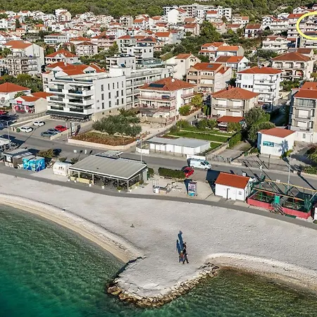 Neli Apartmán