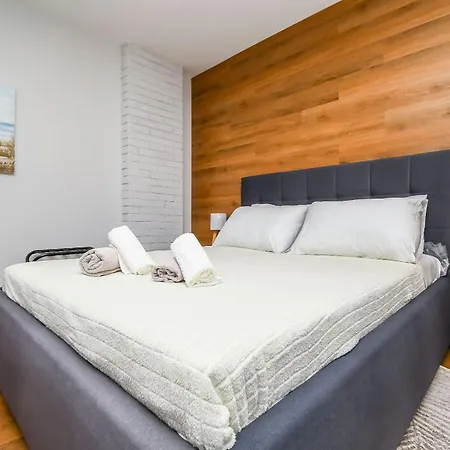 Neli Appartement *