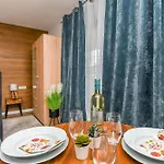 Neli Apartament *