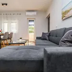 Apartament Neli