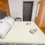 Neli Apartament *