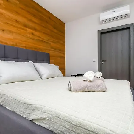 Neli Lägenhet Trogir