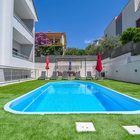 Apartament Neli